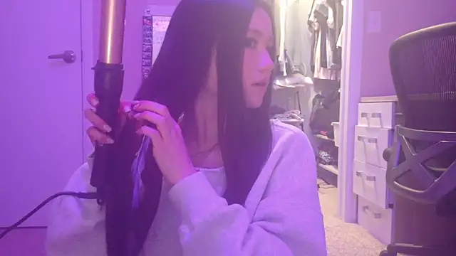 Snapshot of luvvivii chatting on 7, 2, 2026 luvvivii online show from 7, 2, 2026