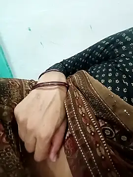 Snapshot of mantraverma chatting on 2, 4, 2026 mantraverma online show from 2, 4, 2026