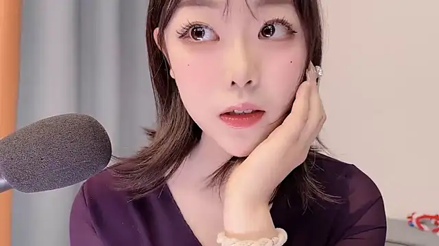 Snapshot of smalldaisy chatting on 28, 3, 2026 smalldaisy online show from 28, 3, 2026