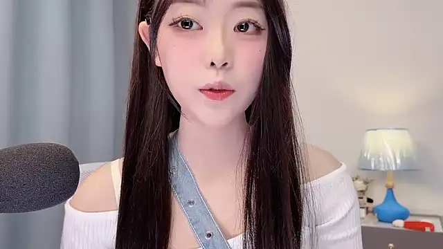 Snapshot of smalldaisy chatting on 2, 4, 2026 smalldaisy online show from 2, 4, 2026