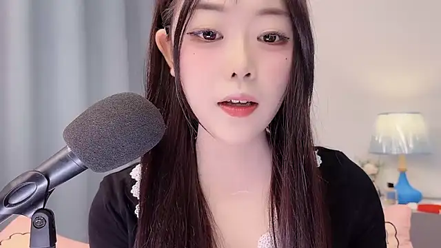 Snapshot of smalldaisy chatting on 4, 4, 2026 smalldaisy online show from 4, 4, 2026