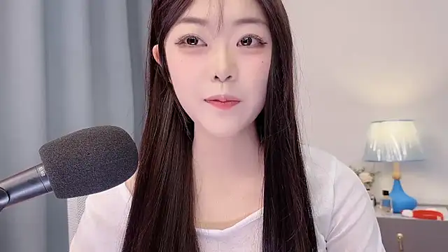 Snapshot of smalldaisy chatting on 8, 4, 2026 smalldaisy online show from 8, 4, 2026