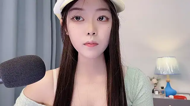 Snapshot of smalldaisy chatting on 14, 4, 2026 smalldaisy online show from 14, 4, 2026