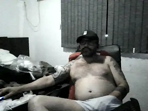 Snapshot of hairybeartopdominant chatting on 20, 12, 2025 hairybeartopdominant online show from 20, 12, 2025