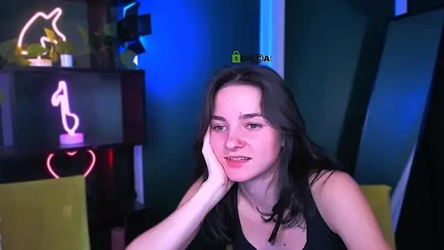 Snapshot of lole_ti chatting on 8, 4, 2026 lole ti online show from 8, 4, 2026