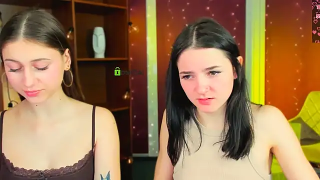 Snapshot of lole_ti chatting on 23, 4, 2026 lole ti online show from 23, 4, 2026