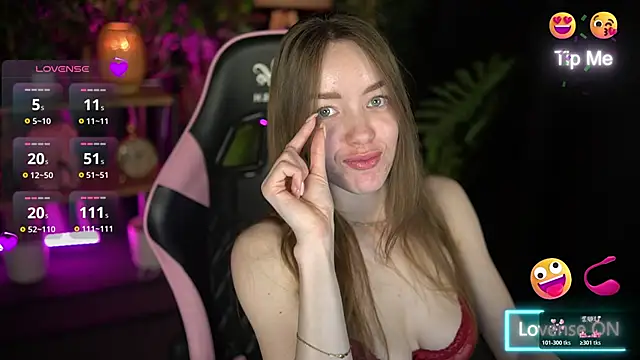 Snapshot of Velouraa chatting on 21, 12, 2025 Velouraa online show from 21, 12, 2025