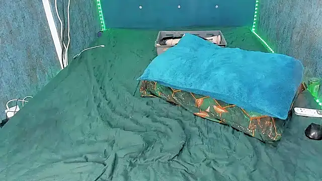 RedAssHottie online show from 15, 10, 2025