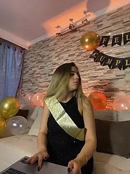 Snapshot of cute_emmma chatting on 24, 3, 2026 cute emmma online show from 24, 3, 2026