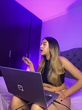 Snapshot of cute_emmma chatting on 31, 3, 2026 cute emmma online show from 31, 3, 2026