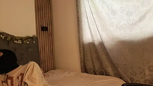 Snapshot of cute_emmma chatting on 20, 4, 2026 cute emmma online show from 20, 4, 2026