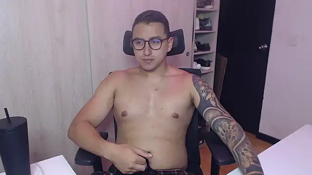 Snapshot of DanteVesper chatting on 10, 4, 2026 DanteVesper online show from 10, 4, 2026