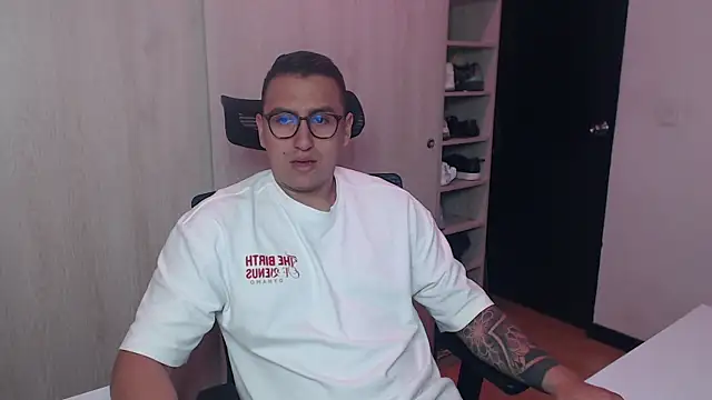 Snapshot of DanteVesper chatting on 19, 4, 2026 DanteVesper online show from 19, 4, 2026