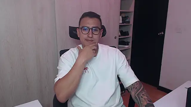 Snapshot of DanteVesper chatting on 23, 4, 2026 DanteVesper online show from 23, 4, 2026