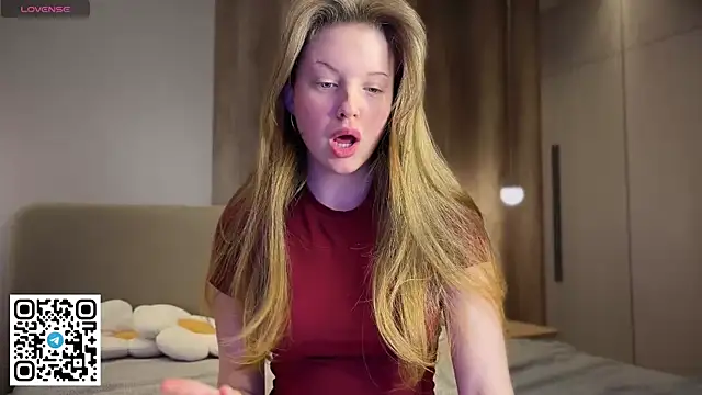 Snapshot of steffi_meoww chatting on 15, 4, 2026 steffi meoww online show from 15, 4, 2026