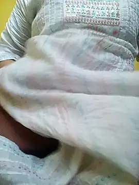 Snapshot of suman_bhabhi001 chatting on 23, 12, 2025 suman bhabhi001 online show from 23, 12, 2025