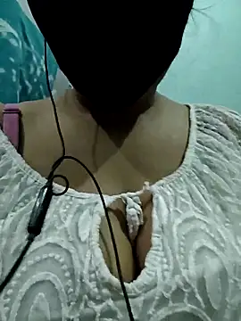 Snapshot of suman_bhabhi001 chatting on 1, 4, 2026 suman bhabhi001 online show from 1, 4, 2026