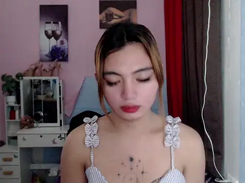 petite21gomez online show from 21, 12, 2025