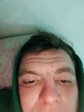 Snapshot of Mariuszxxxx chatting on 22, 12, 2025 Mariuszxxxx online show from 22, 12, 2025