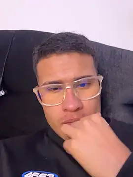 Snapshot of Latin_Paisa_Boy chatting on 8, 2, 2026 Latin Paisa Boy online show from 8, 2, 2026