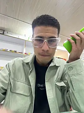 Snapshot of Latin_Paisa_Boy chatting on 11, 2, 2026 Latin Paisa Boy online show from 11, 2, 2026