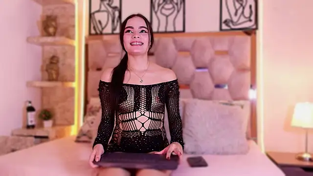 Snapshot of Sophieh_Sweet chatting on 9, 2, 2026 Sophieh Sweet online show from 9, 2, 2026