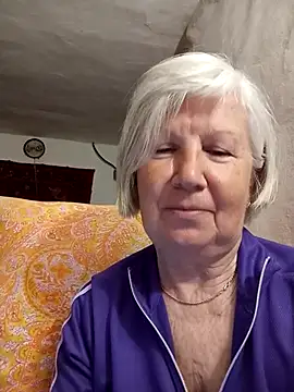 Snapshot of KlaudiaDarling chatting on 5, 4, 2026 KlaudiaDarling online show from 5, 4, 2026