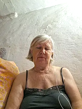 Snapshot of KlaudiaDarling chatting on 7, 6, 2026 KlaudiaDarling online show from 7, 6, 2026