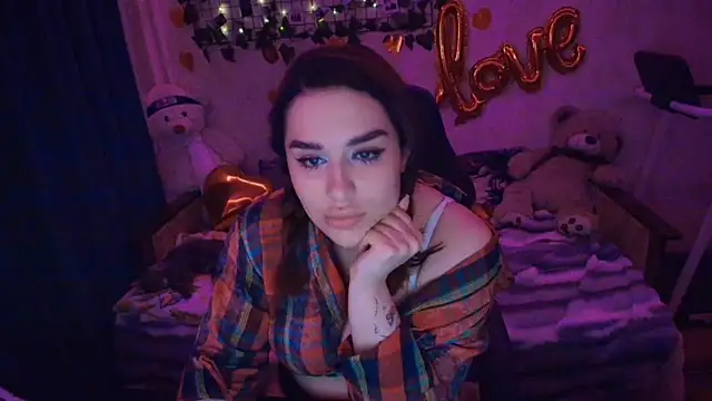 Snapshot of AlisiaRose chatting on 3, 4, 2026 AlisiaRose online show from 3, 4, 2026