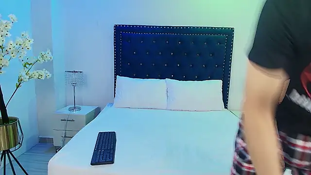 Snapshot of Jaden_and_sofia chatting on 6, 3, 2026 Jaden and sofia online show from 6, 3, 2026