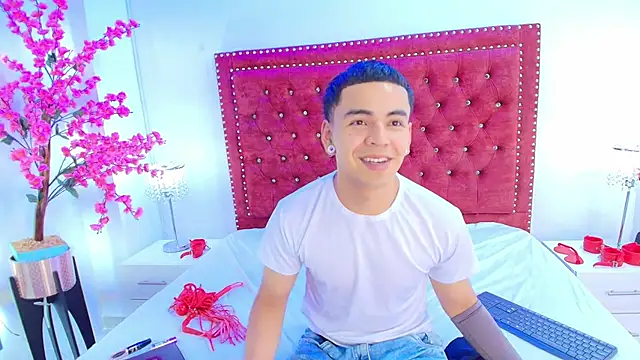 Snapshot of Jaden_and_sofia chatting on 28, 3, 2026 Jaden and sofia online show from 28, 3, 2026