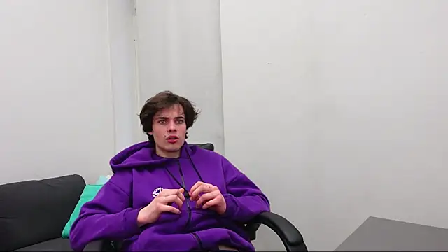 Snapshot of Daniel_Shawnn chatting on 7, 4, 2026 Daniel Shawnn online show from 7, 4, 2026