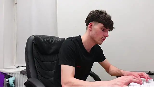 Snapshot of Daniel_Shawnn chatting on 9, 4, 2026 Daniel Shawnn online show from 9, 4, 2026