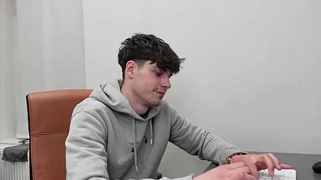 Snapshot of Daniel_Shawnn chatting on 20, 4, 2026 Daniel Shawnn online show from 20, 4, 2026