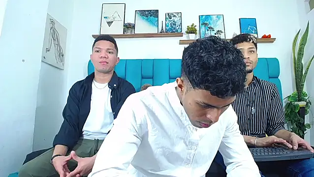 Interracial Snow Bunny online show from 10, 4, 2026