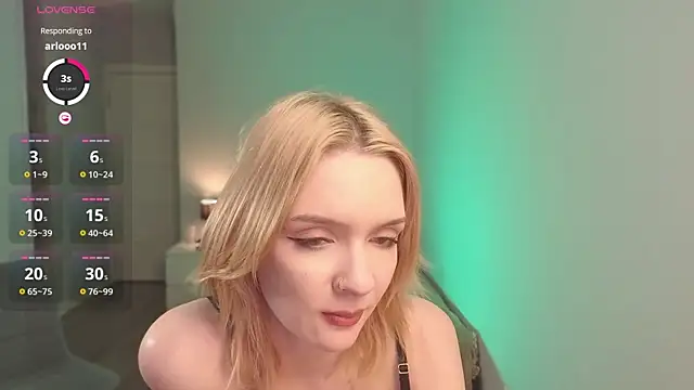 Snapshot of lily_moony chatting on 10, 5, 2026 lily moony online show from 10, 5, 2026