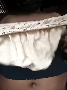 Snapshot of fingerbit07 chatting on 6, 4, 2026 fingerbit07 online show from 6, 4, 2026