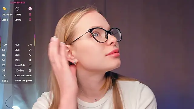 Snapshot of Icehoneybyte chatting on 8, 2, 2026 Icehoneybyte online show from 8, 2, 2026