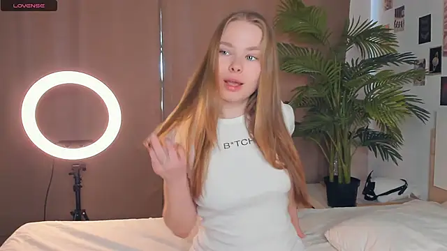 Snapshot of Icehoneybyte chatting on 27, 3, 2026 Icehoneybyte online show from 27, 3, 2026