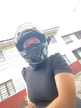 Scarlet auraa online show from 12, 3, 2026