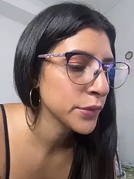 Snapshot of moronoiroficial chatting on 12, 2, 2026 moronoiroficial online show from 12, 2, 2026