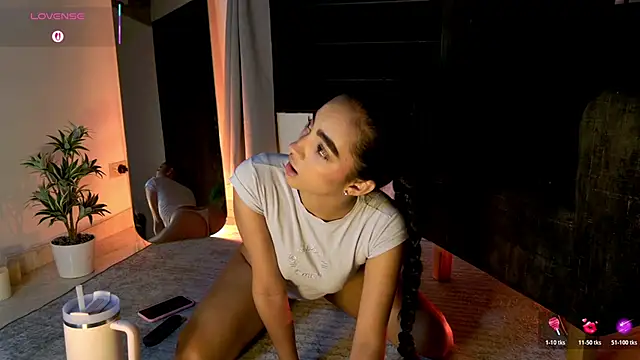 Snapshot of adelineevs chatting on 29, 4, 2026 adelineevs online show from 29, 4, 2026