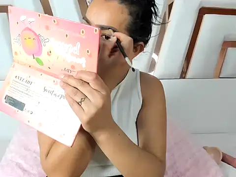 MiaKleinX online show from 9, 5, 2026