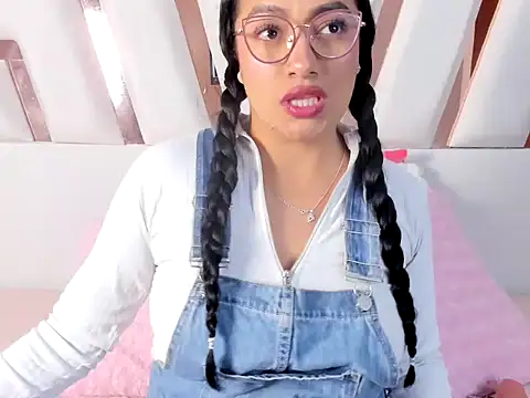 MiaKleinX online show from 21, 5, 2026