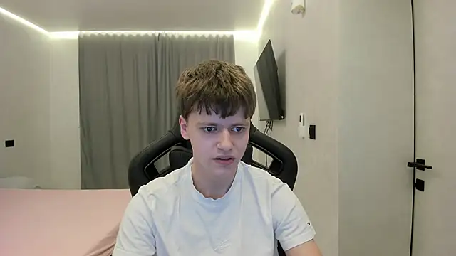 Snapshot of bonekoambalabu chatting on 3, 4, 2026 bonekoambalabu online show from 3, 4, 2026