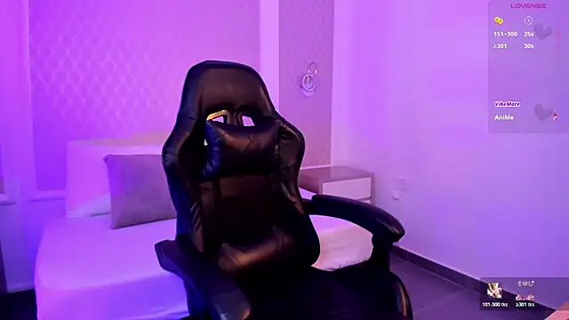 nina desire  online show from 13, 3, 2026