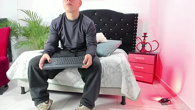 Liam saint online show from 3, 4, 2026