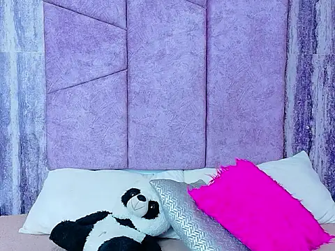 AlahiaEvansz online show from 19, 2, 2026