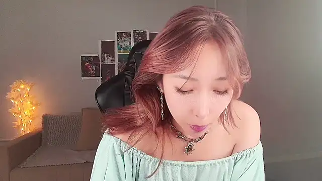 Snapshot of jasmilee chatting on 13, 7, 2026 jasmilee online show from 13, 7, 2026