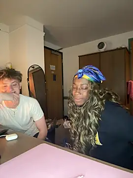 Snapshot of CookiesNcreaming chatting on 23, 3, 2026 CookiesNcreaming online show from 23, 3, 2026